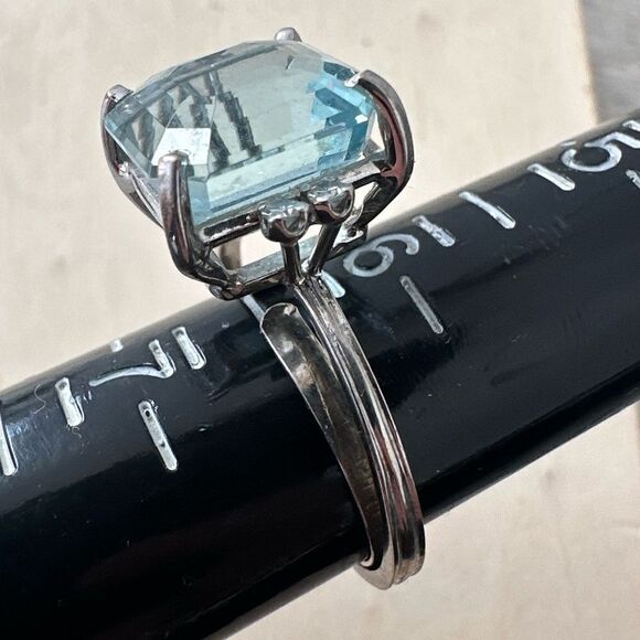 Antique Deco Period Aquamarine 18k Gold And Petite Diamond Ring - Picture 2 of 13